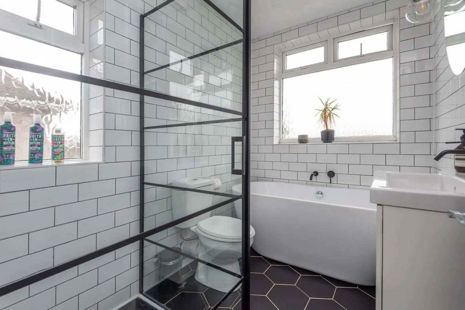 Modern 3B Home With Garden In Eltham, London United Kingdom