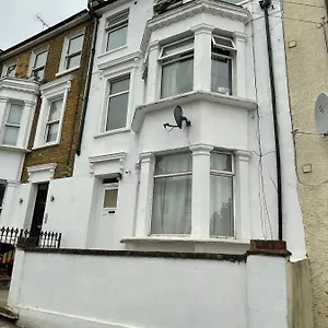 Elmdene Road Habitación en casa particular